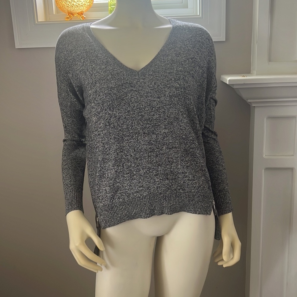 EUC Express grey marked v neck sweater with side zipper detail XS